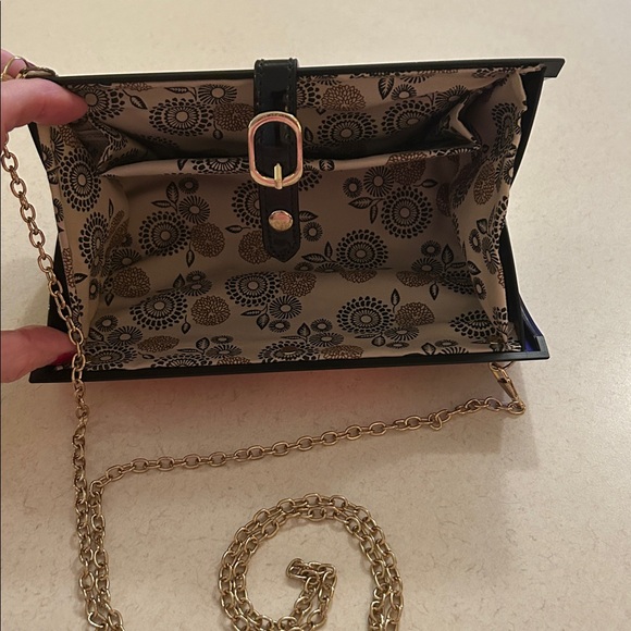 M The Trend Issue Fashion Magazine Style Clutch Structured Crossbody Handbag - Picture 5 of 12